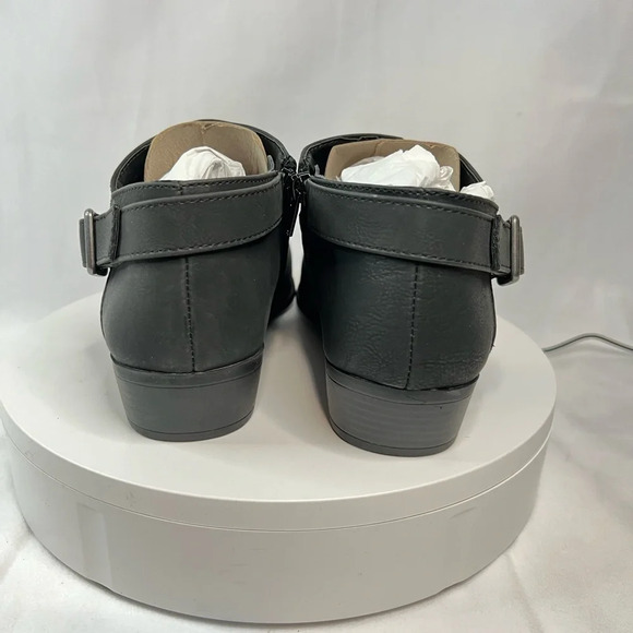 Women’s LifeStride® Lexi Booties in black 9.5 med, new in box - Picture 12 of 13